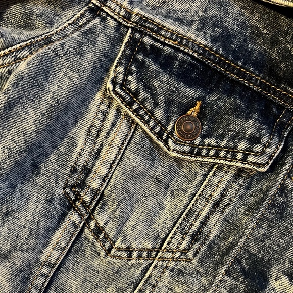 Free People Like New Denim Jacket - Picture 2 of 3